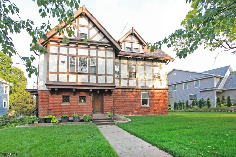 Primary Photo - 11 Upper Mountain Ave