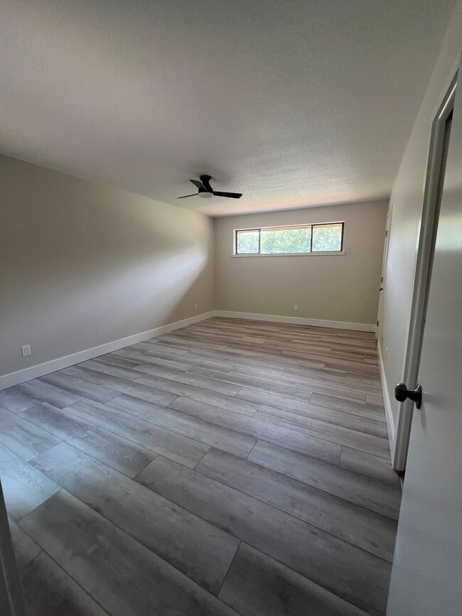 Building Photo - Spacious 4-Bedroom Pool Home in Desirable Winter Springs!