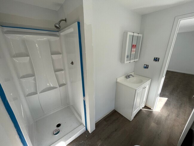 Foto del edificio - 13 Jason Ct