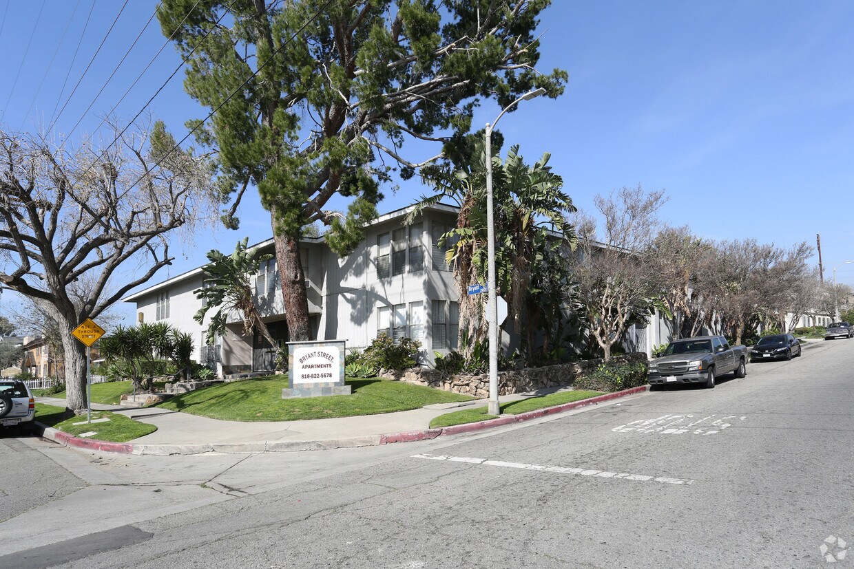 Primary Photo - Canoga Pointe
