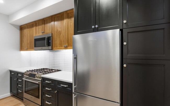 Building Photo - 2248 Ontario Rd NW