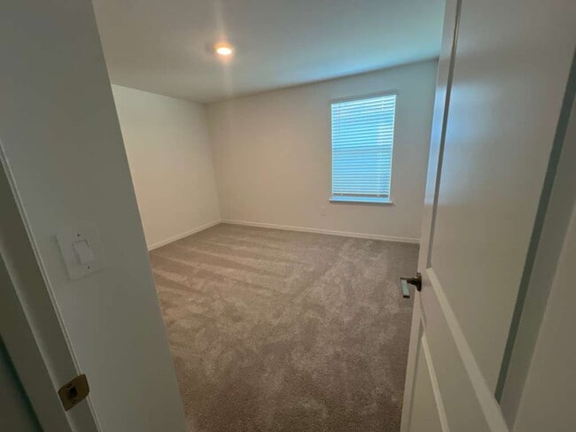 Foto del edificio - 17476 Happytrails St