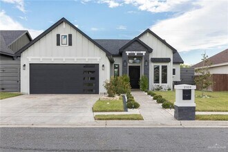 Building Photo - 2109 Ozark Ave