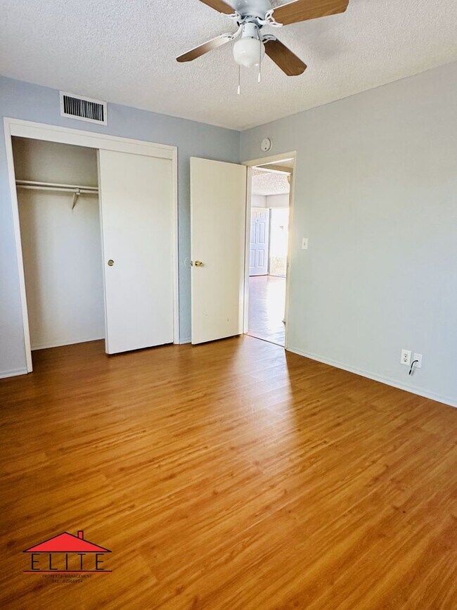 Building Photo - 417SU