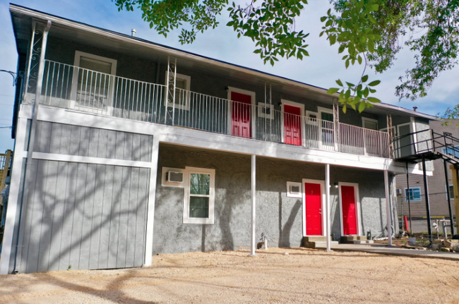 Building Photo - 2305 Pinn Rd