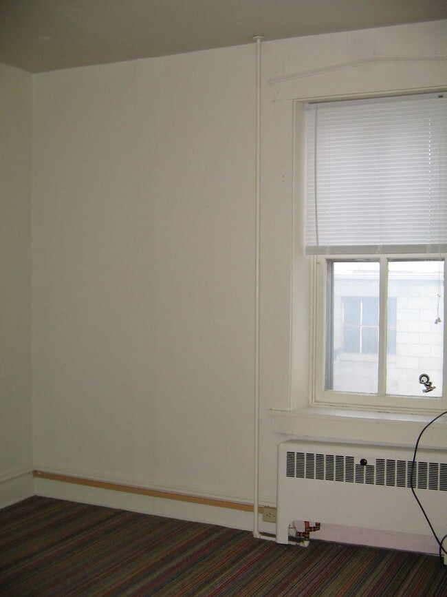 Building Photo - 437 W HIGH St