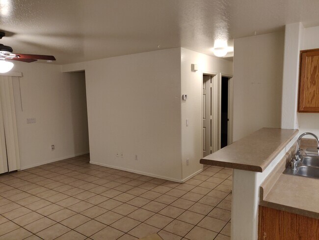 Foto del edificio - 3214 S 104th Ln