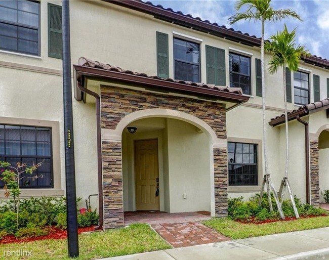 Building Photo - 3 br, 2.5 bath Townhome - 3375 W 93rd Pl #...
