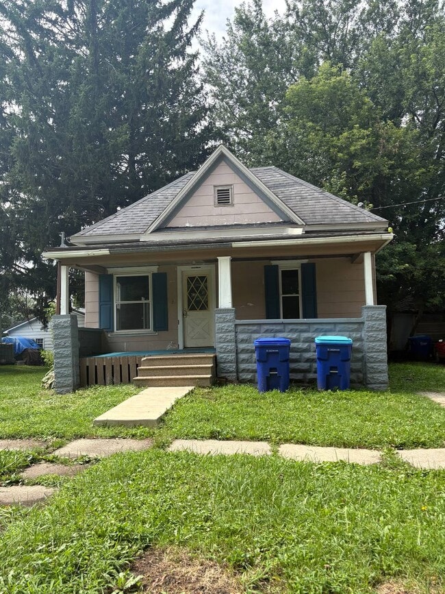Building Photo - 124 52nd Ave