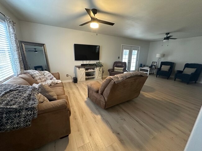 Foto del edificio - 1516 Lincoln Ave