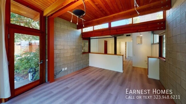 Building Photo - 12400 Rochedale Ln