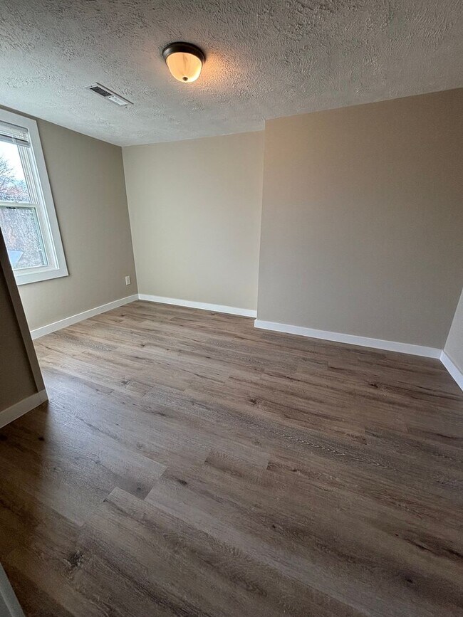 Foto del edificio - 224 Spring Creek Law Rd