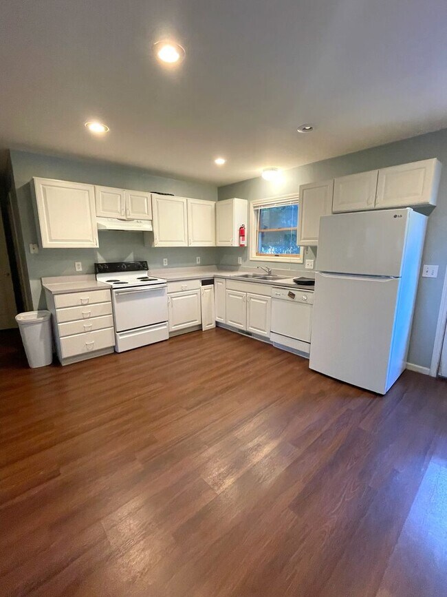 Foto del edificio - 220/222 Brookridge Ct.