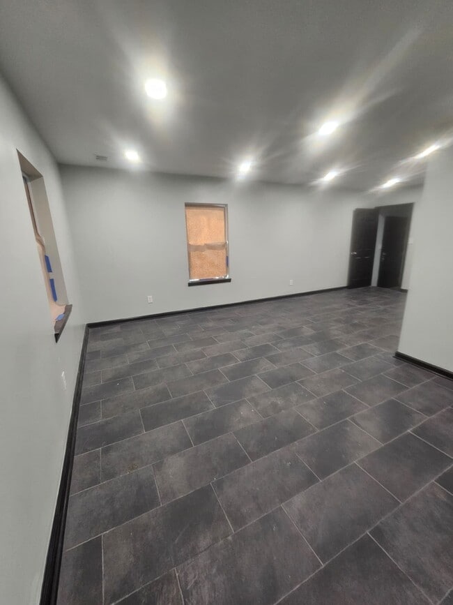 Building Photo - 1101 Haynes St