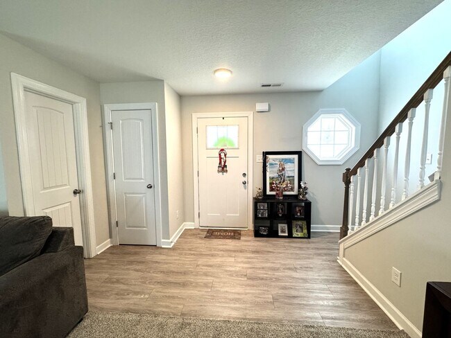 Foto del edificio - Beautiful Home! Convenient to Camp Lejeune!