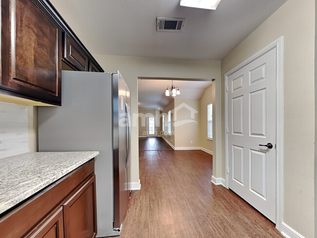 Foto del edificio - 2301 Arrowhead Dr