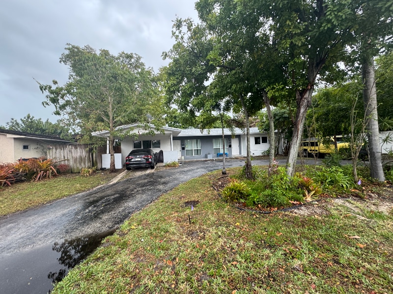 Primary Photo - 1430 NE 56th Ct