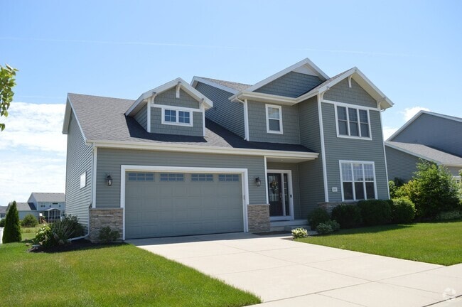 Building Photo - 801 Remington Way