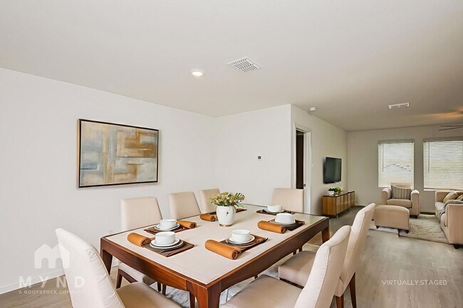 Foto del edificio - 2717 Mistwood Dr