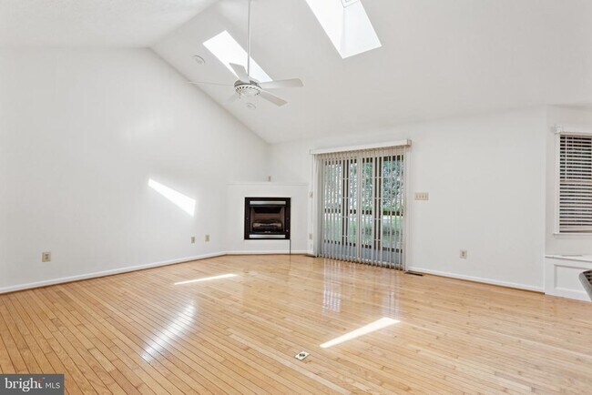 Foto del edificio - 14610 Balsam Ct