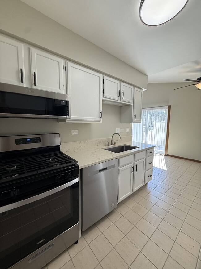 Building Photo - 39 Spuhler Dr