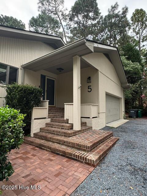 Foto del edificio - 5 Live Oak Ln