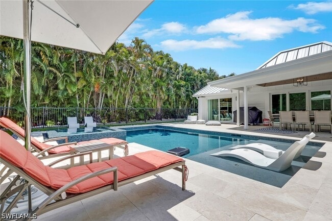 Foto del edificio - 765 High Pines Dr