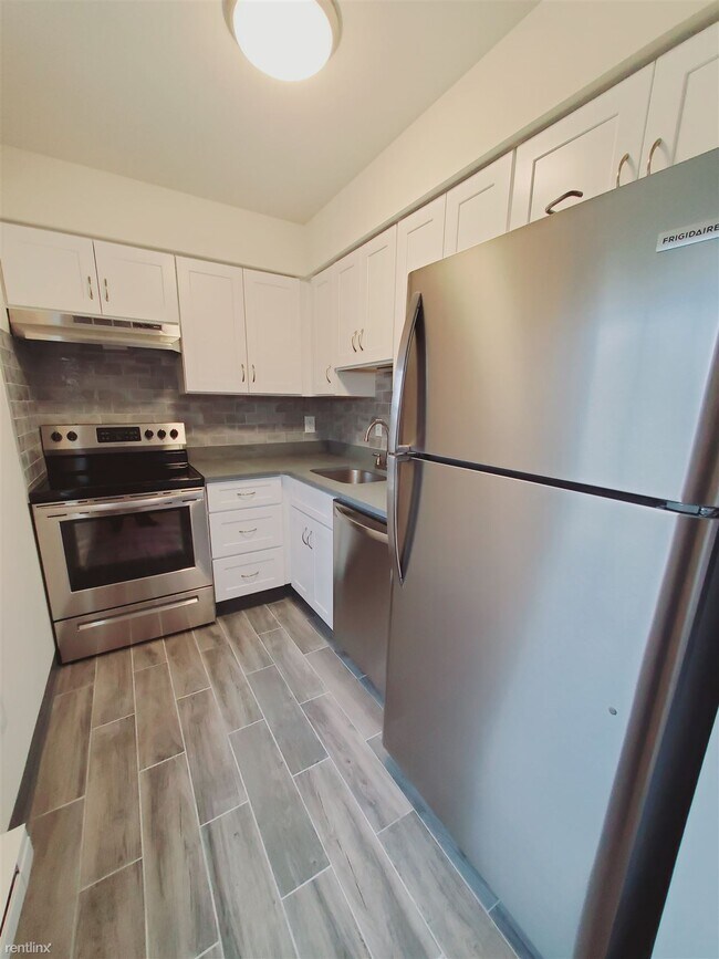 Building Photo - 1 br, 1 bath Condo - Hope St. - CT
