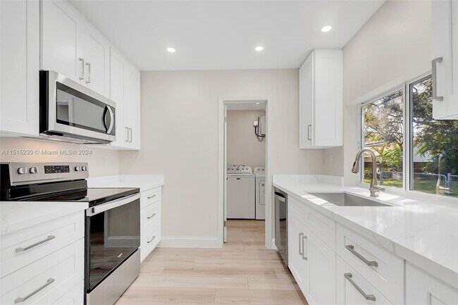 Foto del edificio - 10921 SW 78th Ave
