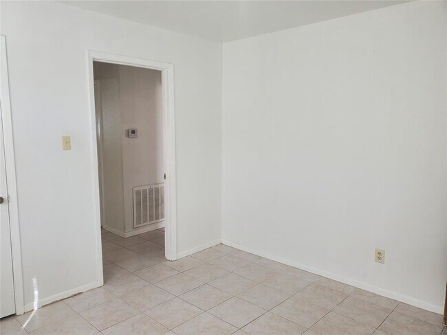Building Photo - 15051 Woodforest Blvd