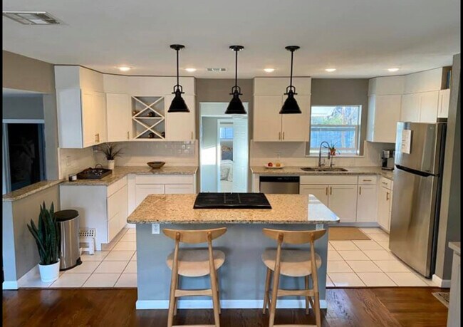 Foto del edificio - 1231 Westlawn Dr