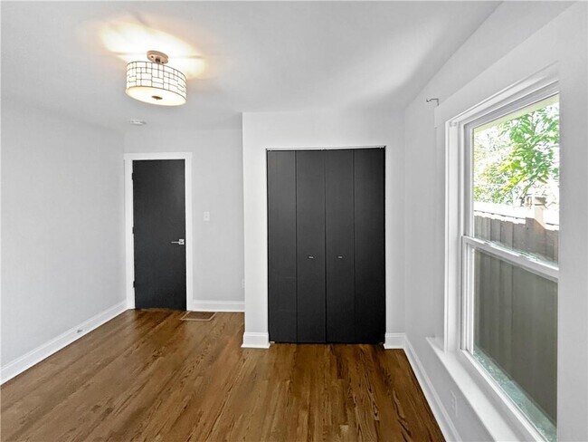 Building Photo - 308 McPherson Pl SE