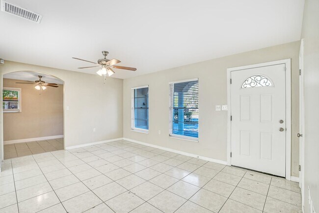 Building Photo - 4748 Amoy Ct