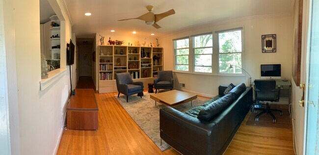 Foto del edificio - 3821 Denfeld Ave