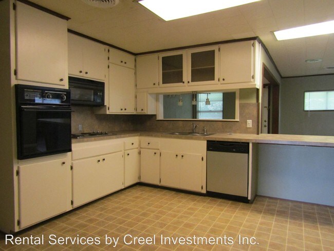 Building Photo - 2621 Rose Ln