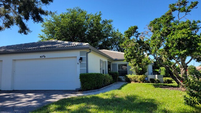 Building Photo - Annual unfurnished  renovated 2/2 villa in...