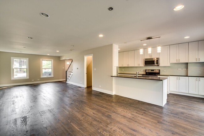 Foto del edificio - Trevian Townhomes