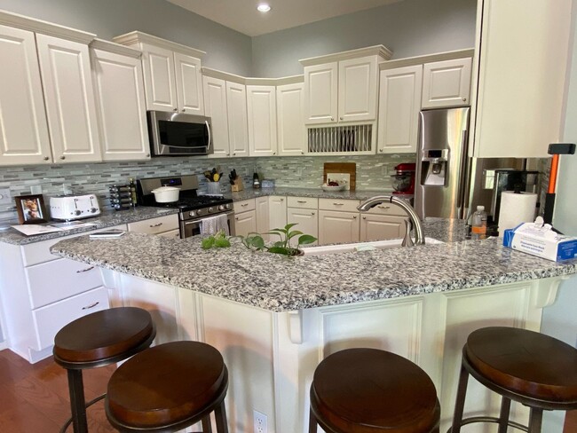 Foto del edificio - 840 N Bedford Ct