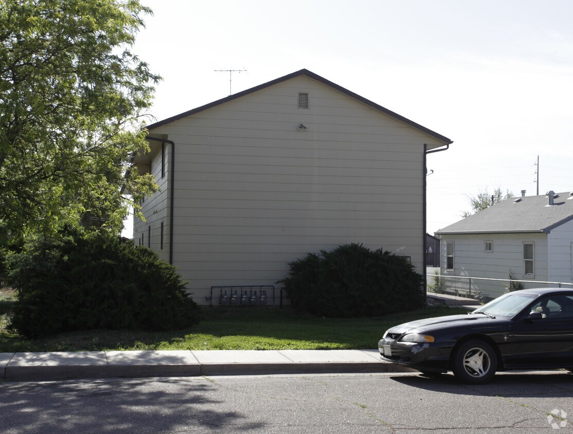 Building Photo - 2108 5th Ave