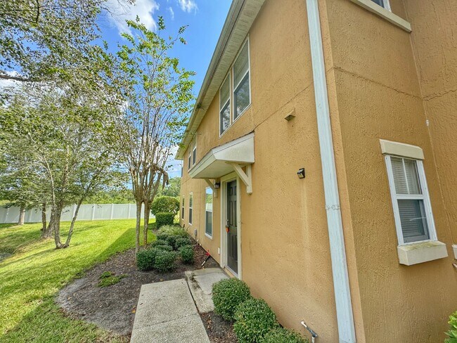 Building Photo - Tuscany Village 3BR/2.5BA Townhome with ga...