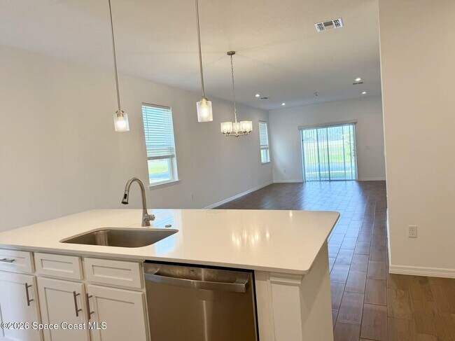 Foto del edificio - 826 Castleford Ave NE