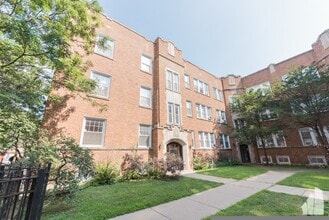 Building Photo - 1825 W Foster Ave