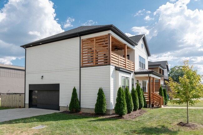 Building Photo - Modern 4-Bedroom Home with Stylish Finishe...