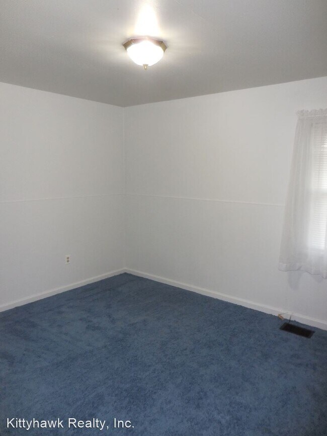Building Photo - 3 br, 1 bath House - 1670 Kylemore Drive