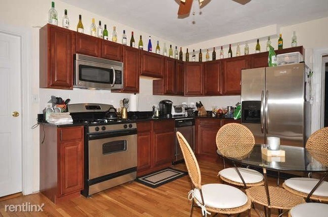 Building Photo - 4 br, 2 bath  - 26 Winship St