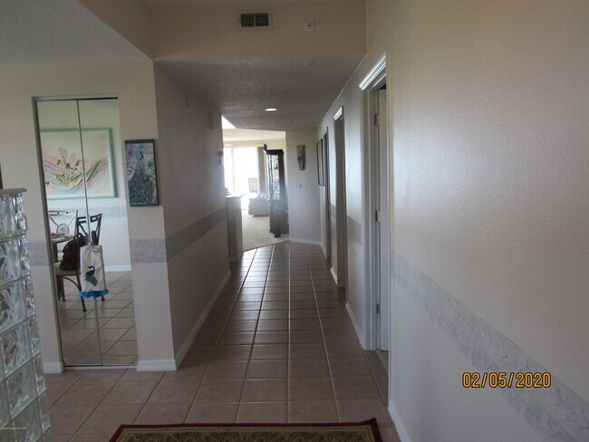 Foto del edificio - 8700 Ridgewood Ave