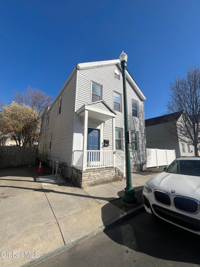 Building Photo - 508 2nd St