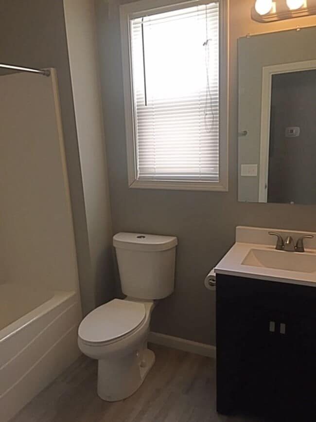 Foto del edificio - Recently Remodeled and Efficient 3 Bedroom...