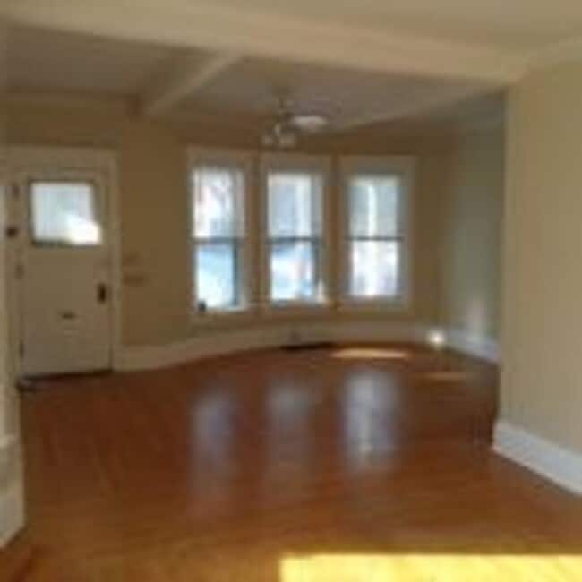 Foto del edificio - 2614-16 N. Prospect Ave.