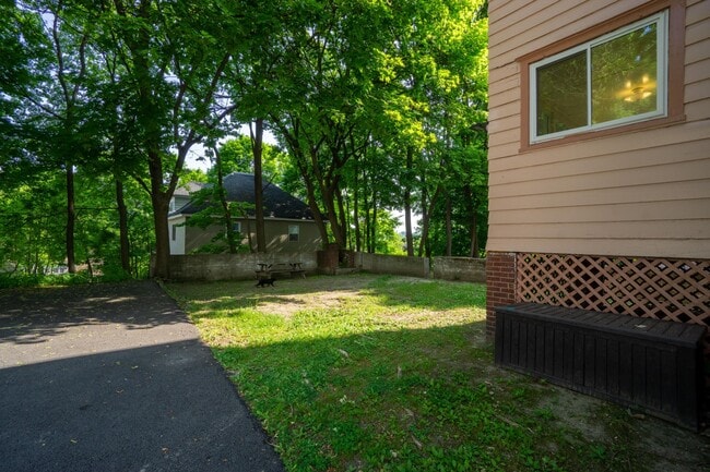 Building Photo - 1213 Madison St